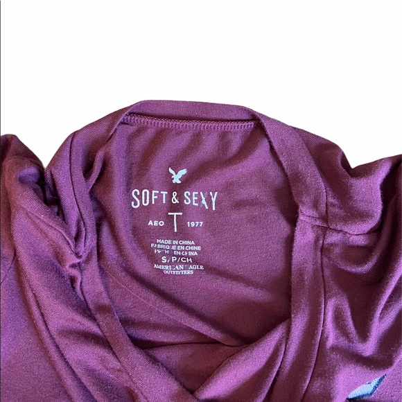 2/$25 AEO Cute Summer Top T-Shirt Size Small GUC - Picture 4 of 4